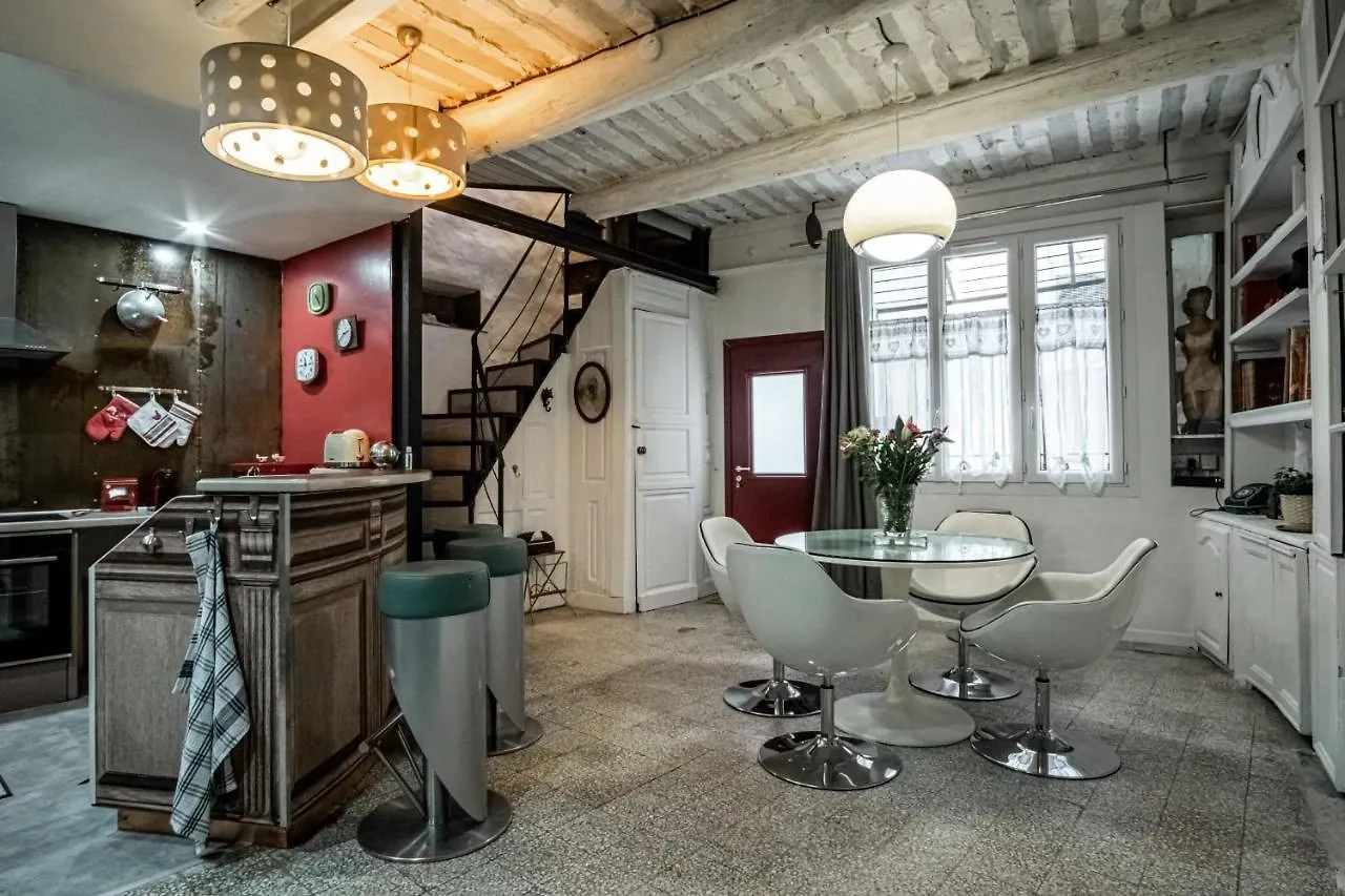 Holiday home La Chineuse - Maison De Charme L'Isle-sur-la-Sorgue